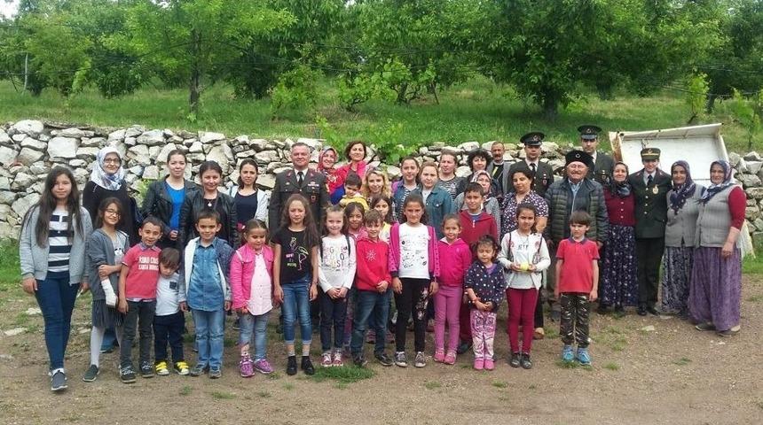 Eğirdir&rsquo;de Şehit Ve Gazi Ailelerine &Ouml;zel Anneler G&uuml;n&uuml; Kutlaması