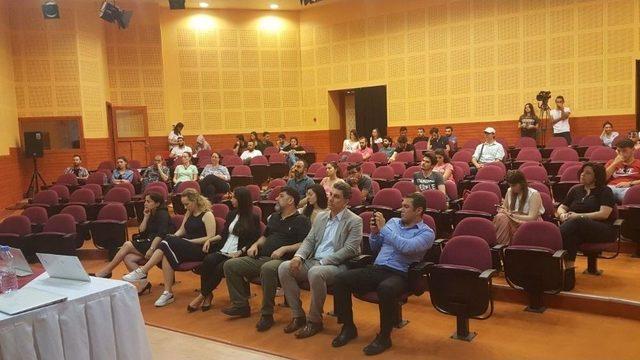 Dünya Basın Özgürlüğü Günü’nde “basın Özgürlüğü Konferansı”yapıldı