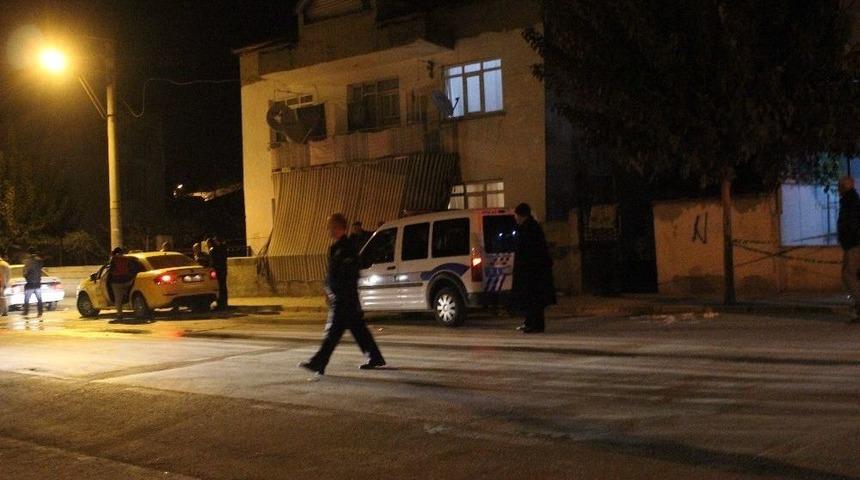 Kardeşlerinin İş Yerine T&uuml;fekle Ateş A&ccedil;tılar: 4 Yaralı