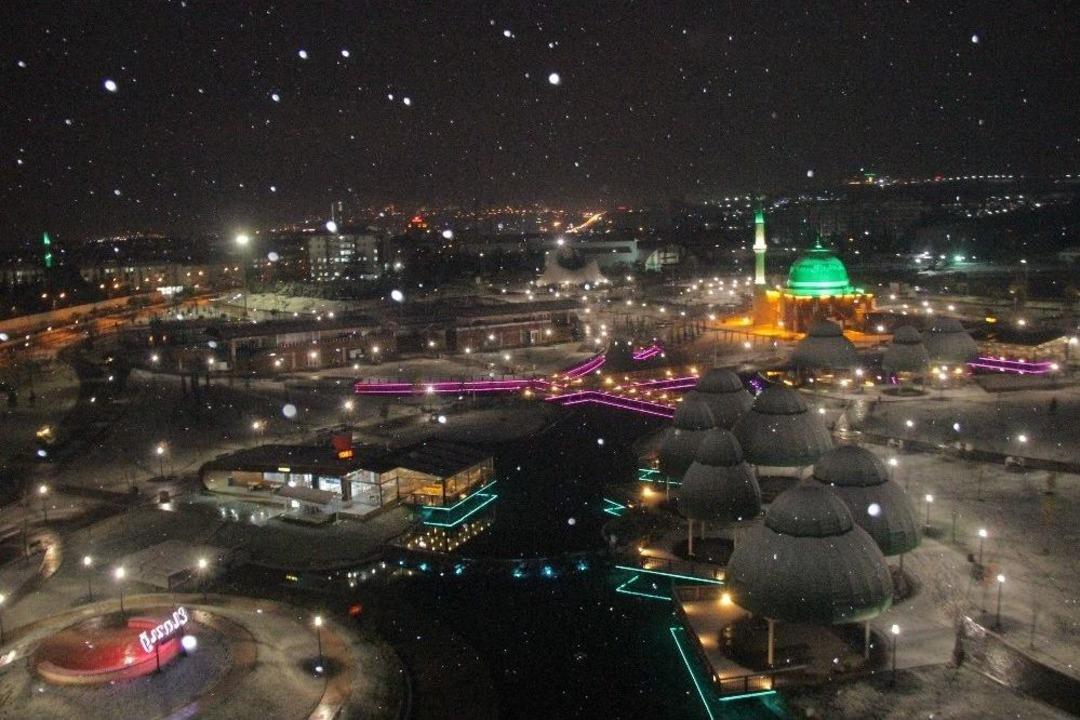 Elazığ&rsquo;da Karla Birlikte Kartpostallık G&ouml;r&uuml;nt&uuml;ler Oluştu