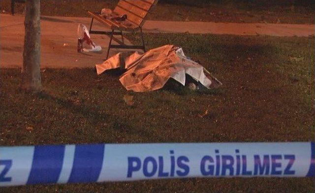 İzmir’de Parkta Oturan Bir Kişi İnfaz Edildi