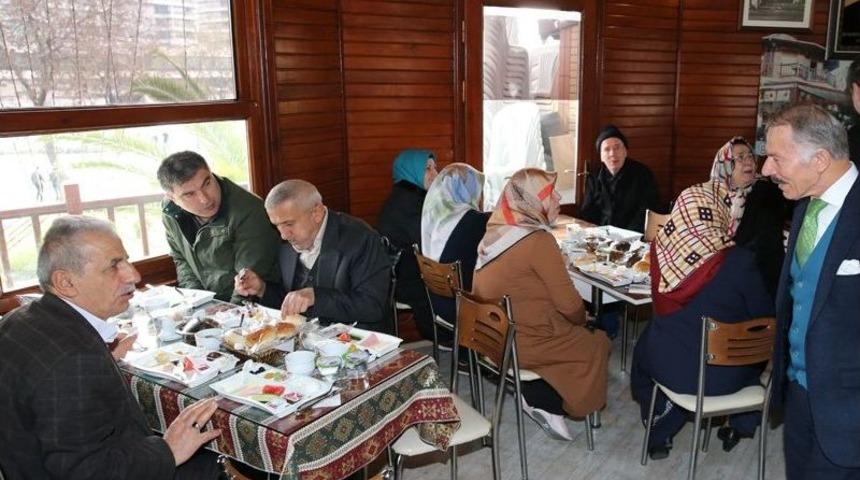 Başkan Aydıner, "bayrampaşalı &Ccedil;ınarlarla" Bir Araya Geldi