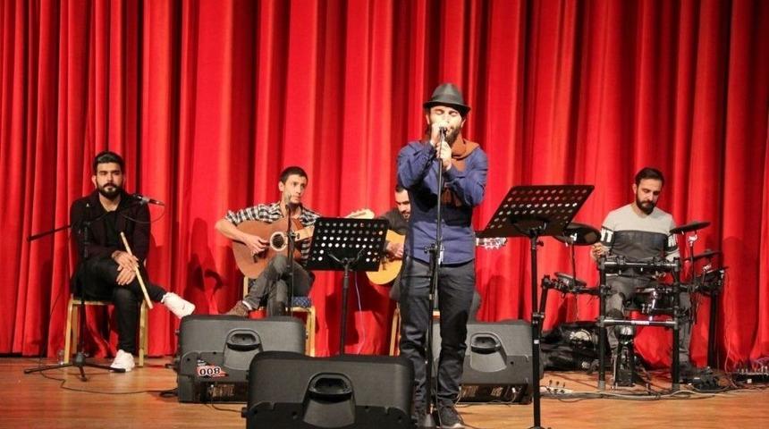 Nevşehir Hacı Bektaş Veli &Uuml;niversitesi &Ouml;ğrencilerinden &lsquo;ikisi Bir Arada&rsquo; Etkinliği