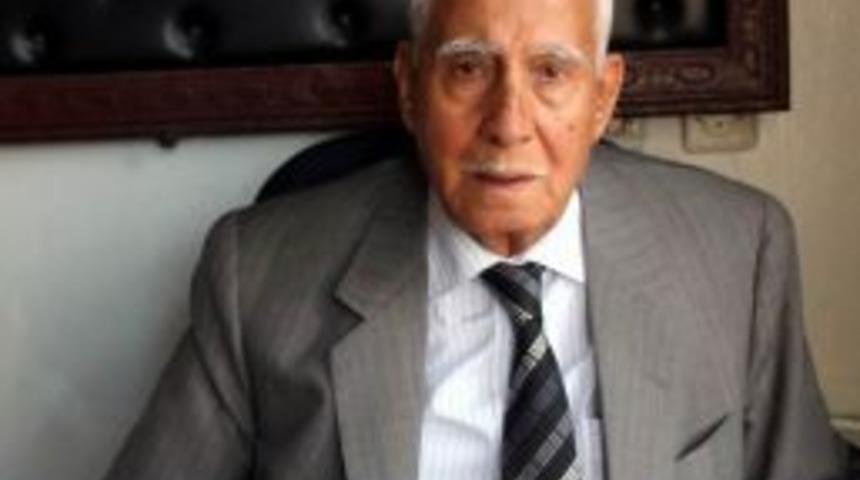 Eski Milletvekili &Ouml;z&uuml;berk Hayatını Kaybetti