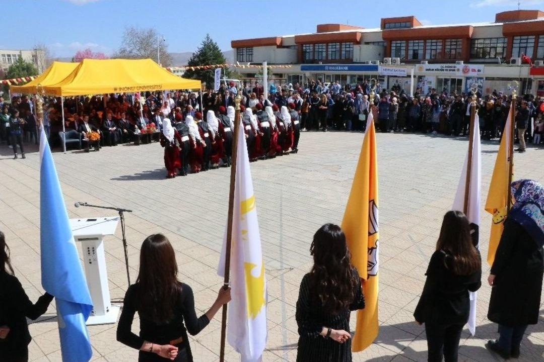 İn&ouml;n&uuml;&rsquo;de Nevruz Ateşi