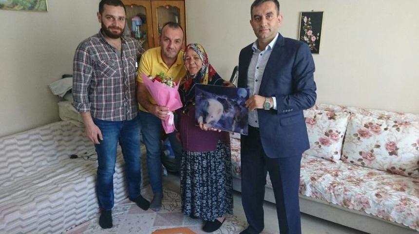 &Uuml;lk&uuml;c&uuml; Gen&ccedil;ler Şehit Annelerin G&uuml;nlerini Kutladı