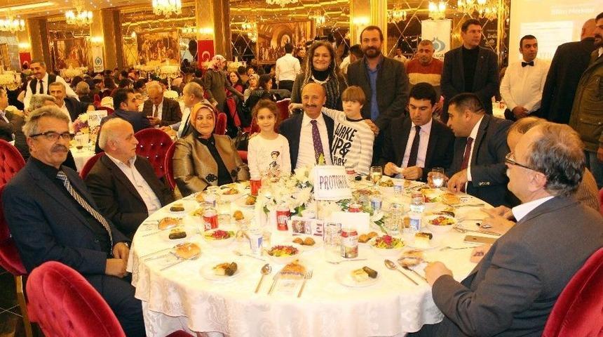 Sultangazi Belediyesi&rsquo;nden &Ouml;ğretmenlere &Ouml;zel Yemek