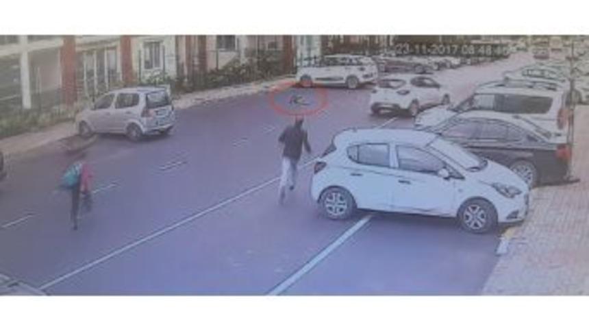 (&ouml;zel Haber) Babasının G&ouml;zleri &Ouml;n&uuml;nde Minik &Ccedil;ocuğa Araba &Ccedil;arptı