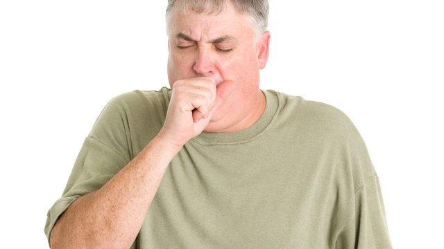 Öksürüğünüz bir türlü geçmiyorsa hemen doktora gidin! 