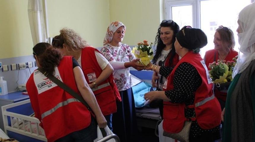 Yeni Doğum Yapan Annelere Kızılay&rsquo;dan Sevgi Paketi