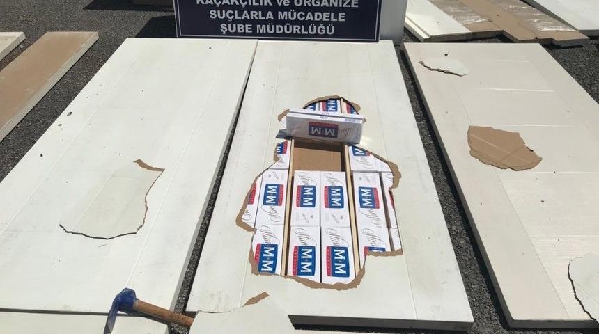 Ahşap Mobilya Arasında 5 Bin 500 Paket Ka&ccedil;ak Sigara &Ccedil;ıktı