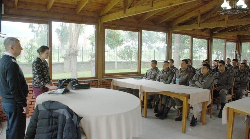 Erbaş Ve Erlere Aile Eğitimi Semineri Verildi
