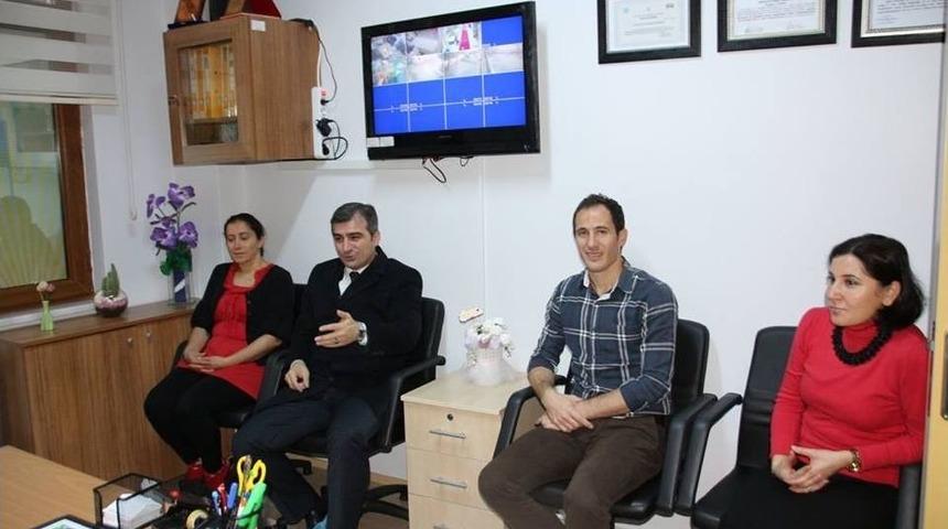 Başkan Yemenici, Öğretmenleri Unutmadı