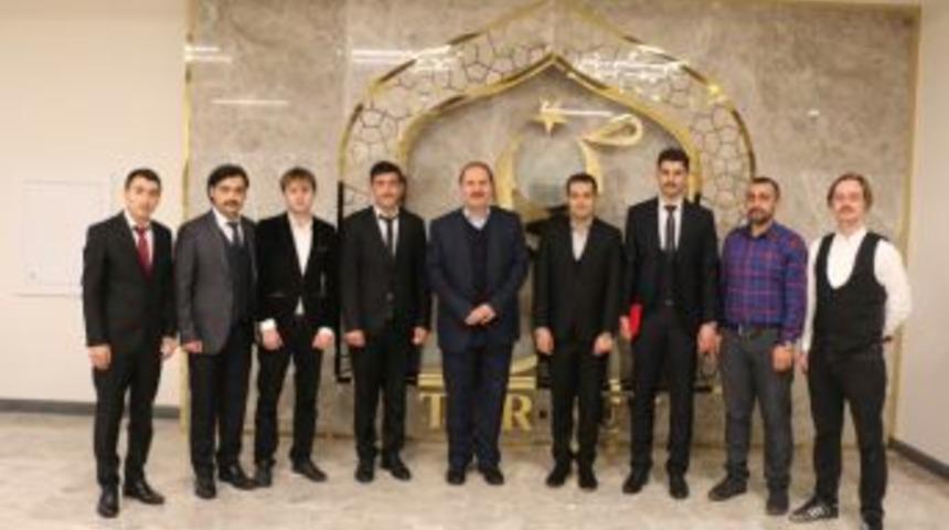 Huzur Ve Sıla Yurtları&rsquo;nın Mezuniyet Sevinci