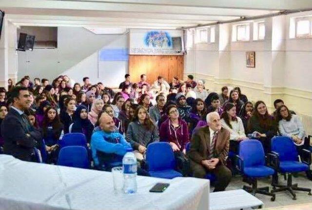 Düzce Üniversitesi Öğretim Üyesi Liselilerle Buluştu