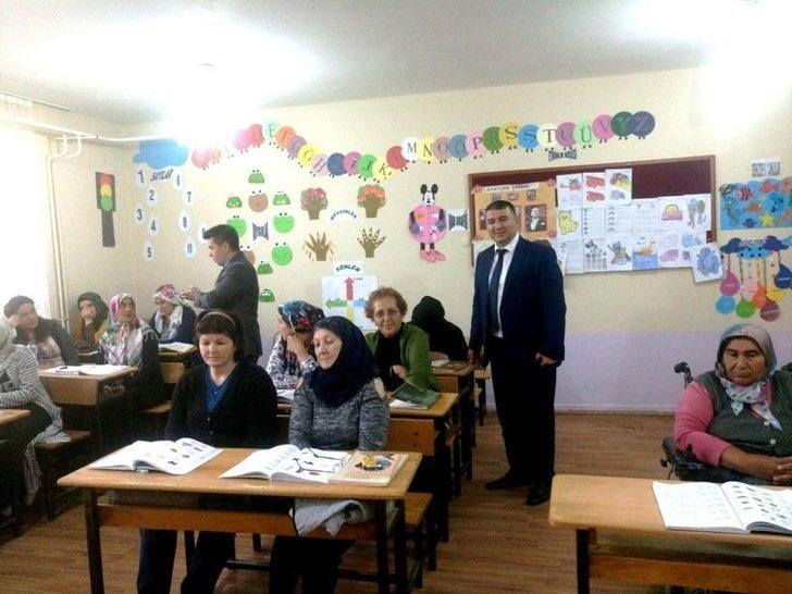Sarıgöl’de 17 Merkezde Okuma-yazma Seferberliği G3