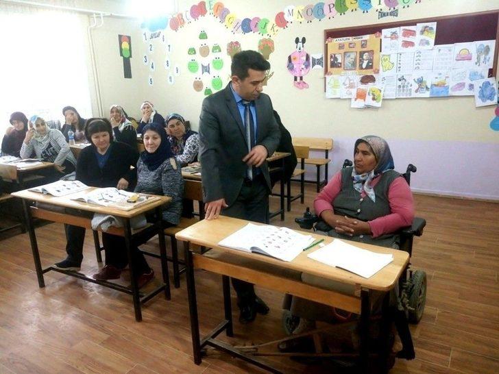 Sarıgöl’de 17 Merkezde Okuma-yazma Seferberliği G4