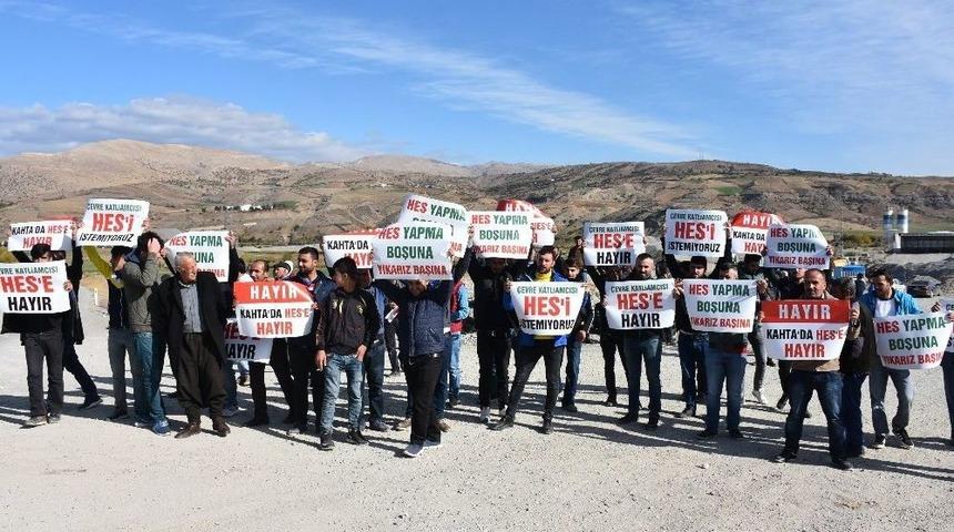 K&ouml;yl&uuml;lerin Hes Eylemi G&uuml;n Boyu S&uuml;rd&uuml;