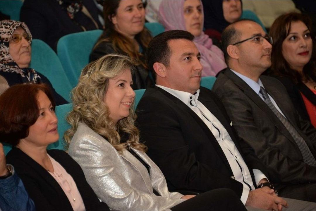 T&uuml;rk Sinemasının Efsane İsmi H&uuml;lya Ko&ccedil;yiğit Boz&uuml;y&uuml;k&rsquo;te