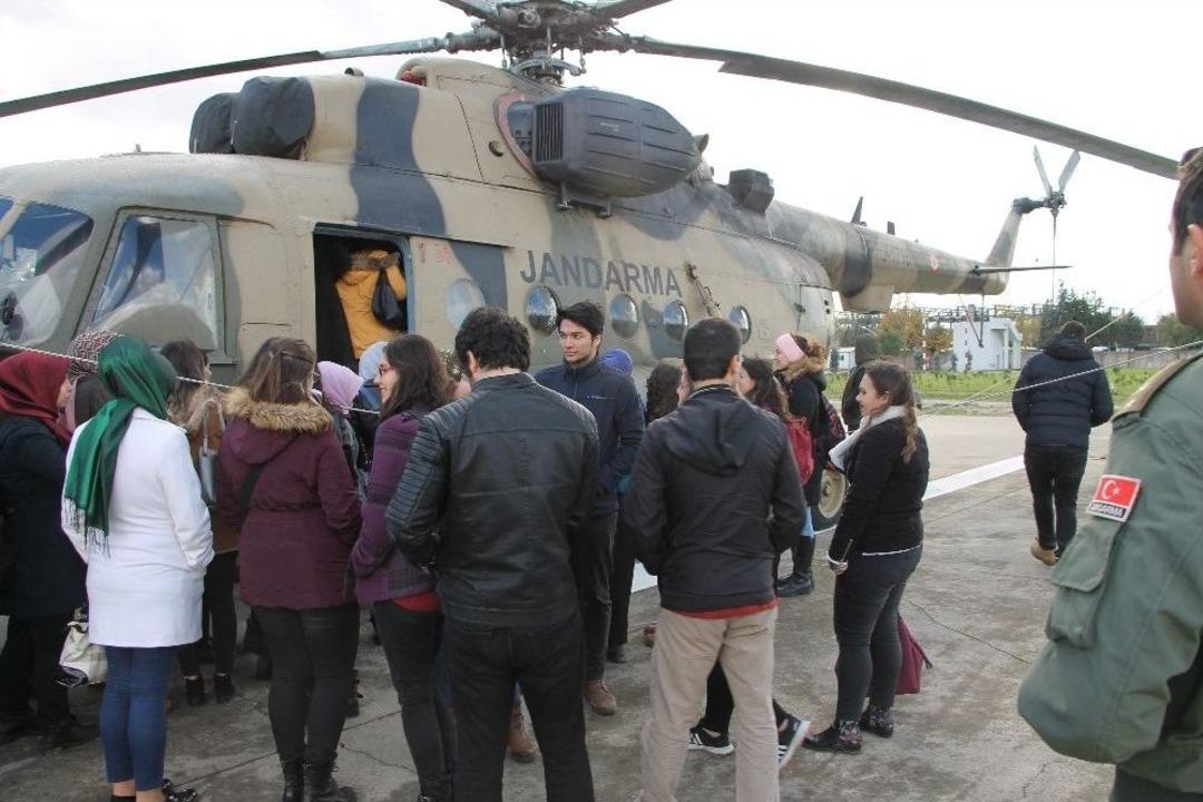 &Ouml;ğrenciler, Jandarmanın Tatbikatını Hayranlıkla İzledi