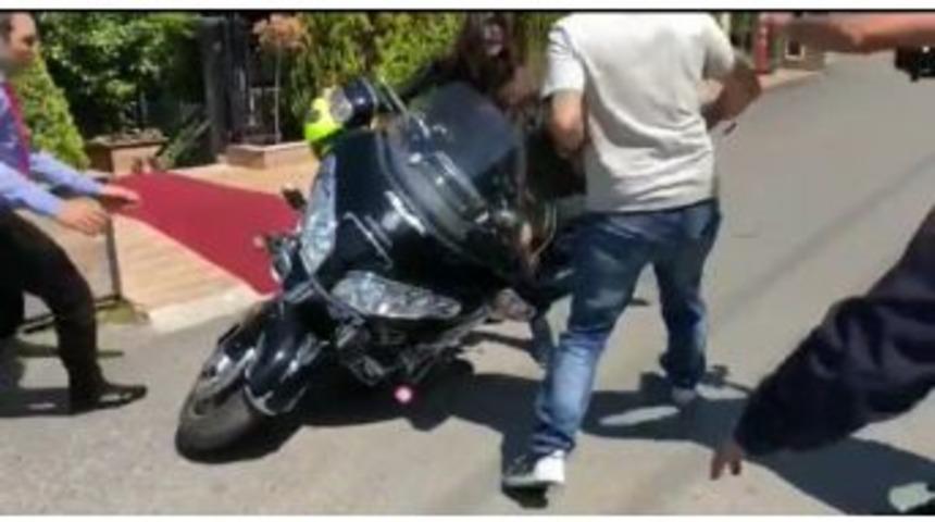 &Uuml;nl&uuml; Hollywood Yıldızı Sarah Butler İstanbul&rsquo;da Kaza Ge&ccedil;irdi