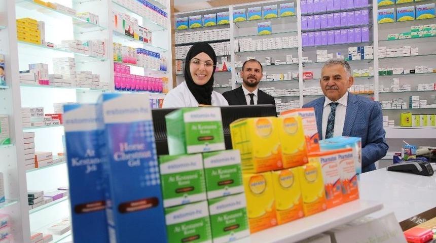 Melikgazi Belediye Başkan Memduh B&uuml;y&uuml;kkılı&ccedil;&rsquo;tan 14 Mayıs Eczacılık G&uuml;n&uuml; Mesajı