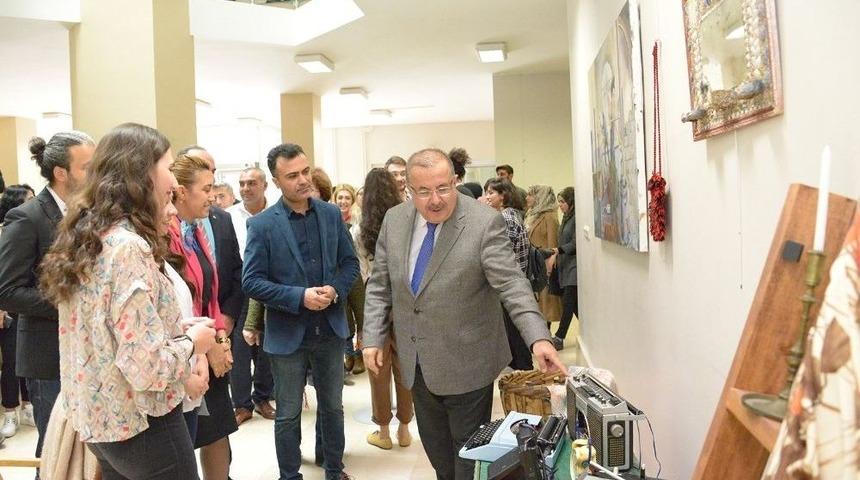 Sel&ccedil;uk&rsquo;ta &ldquo;zamanın Etkisi&rdquo; İsimli Sergi A&ccedil;ıldı