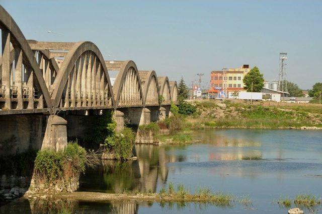 İntiharı Polis Önledi