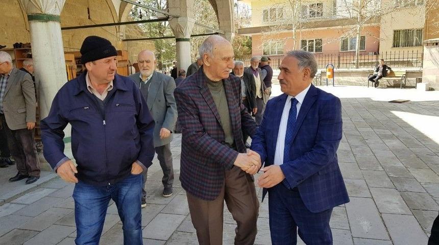 Başkan &Ouml;zkan&rsquo;dan Yaşlılara Ve Down Sendromlulara Ziyaret