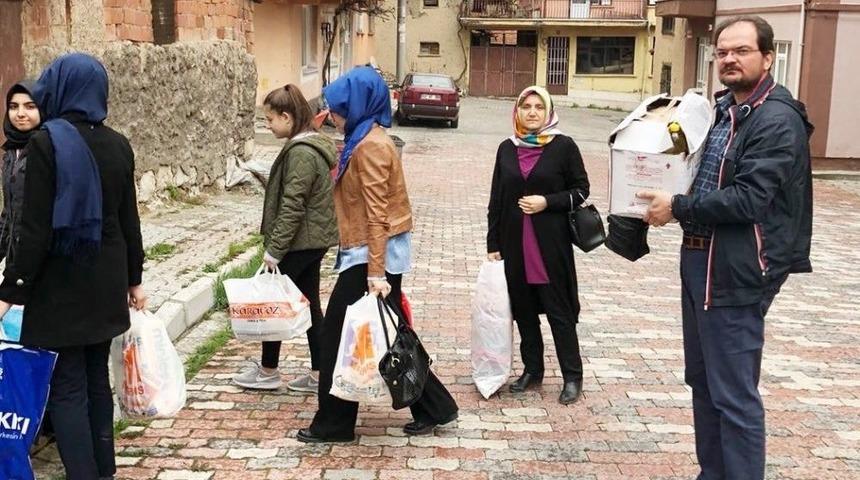 &Ouml;ğrencilerden İhtiya&ccedil; Sahibi Ailelere Yardım Kampanyası