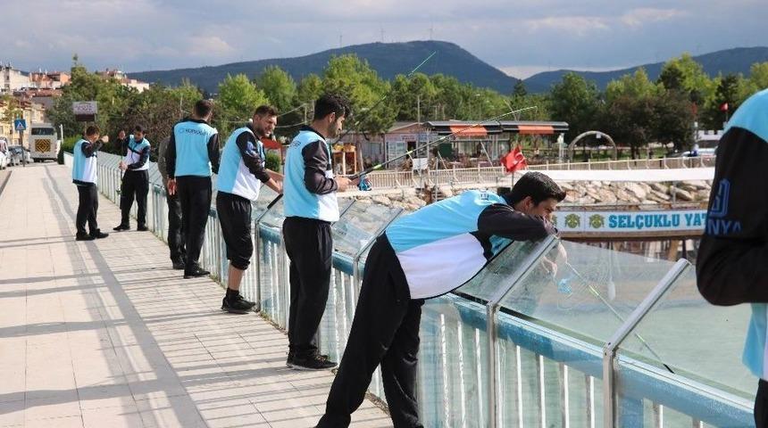 &rsquo;tutunacak Bir Dalın Var&rsquo; Projesiyle Madde Bağımlısı Gen&ccedil;ler Zararlı Alışkanlıklardan Ka&ccedil;ınıyor