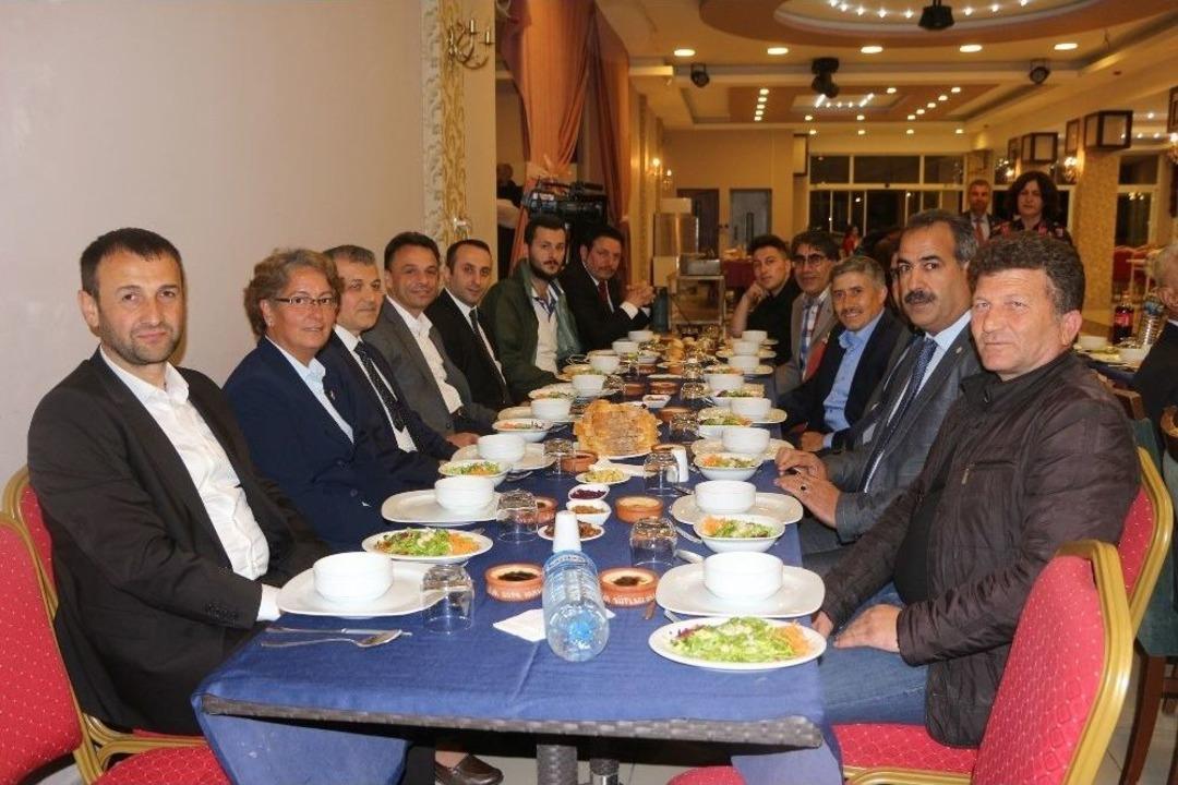 Kardeşlik K&ouml;pr&uuml;s&uuml; Projesi Kapsamında Trabzonlu Ve Mardinli Aileler Trabzon&rsquo;da Bir Araya Geldi