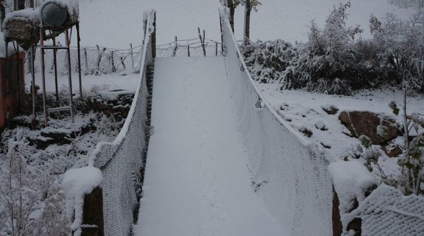 Beyt&uuml;şşebap Beyaz Gelinliğini Giydi