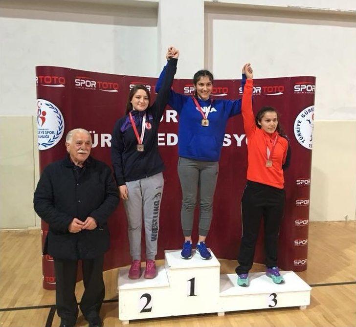 Yalova’da Yapılan Genç Kadınlar Güreş Türkiye Şampiyonası Bitti G1