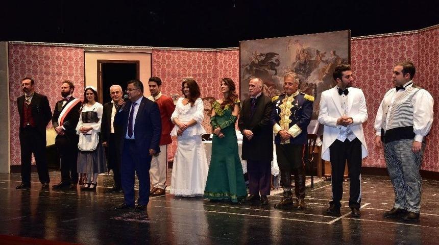 Salonlar &ldquo;sevgilime G&ouml;z Kulak Ol&rdquo; Oyunu İ&ccedil;in Doldu