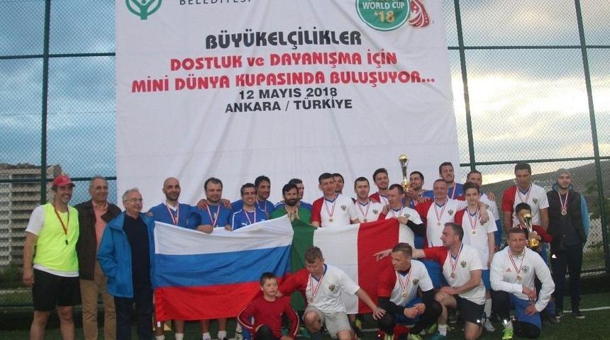 Mini World Cup 18&rsquo;de Kupa İtalya&rsquo;nın