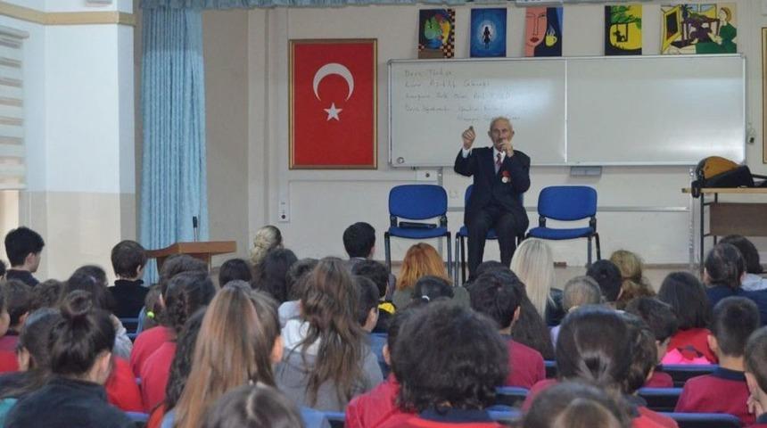 Halk Ozanı Aşık Kara Gazi Ortaokulu’nda Öğrencilerle Buluştu