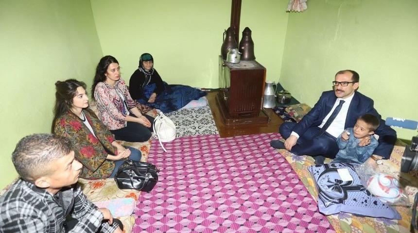 Kaymakam Ayca&rsquo;dan Down Sendromlu &Ccedil;ocuklara Ziyaret