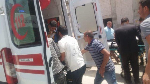 Şanlıurfa’da Cami İnşaatında Çökme Meydana Geldi. Enkazın Altında İşçilerin Olduğu Belirtildi. Bölgeye Çok Sayıda Ambulans Ve Kurtarma Ekibi Sevk Edildi.