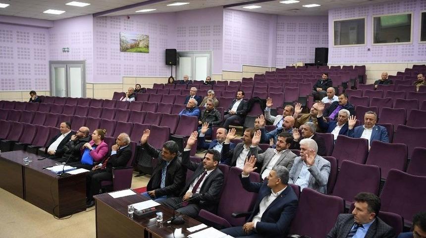 Başkan Üzülmez Eleştirilere Cevap Verdi