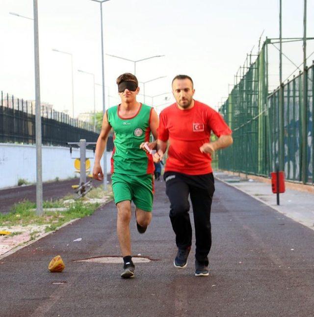 (özel Haber) İki Ay Önce Başladığı Atletizmde 3 Altın Madalya Aldı