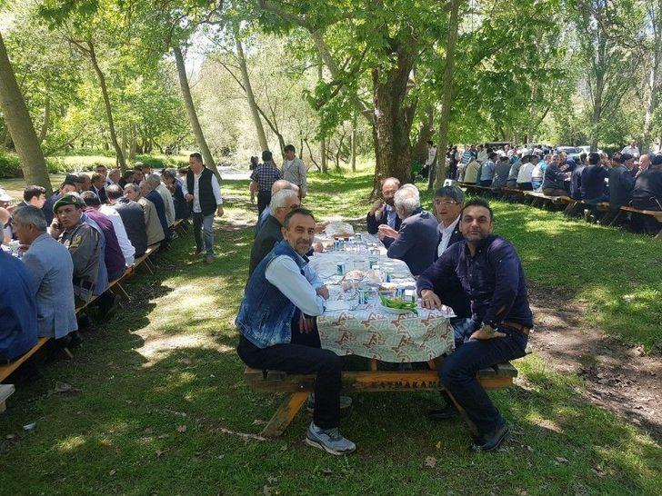 Çat Dede, Yad Edildi G3