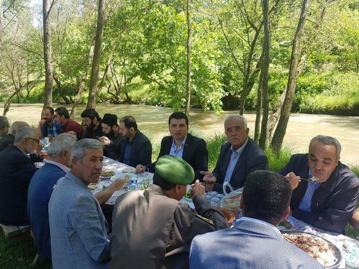 Çat Dede, Yad Edildi G5