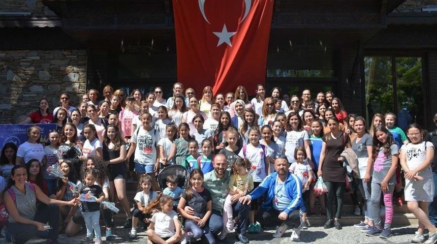 100 Anneyle 100 Kız Sahada Buluştu