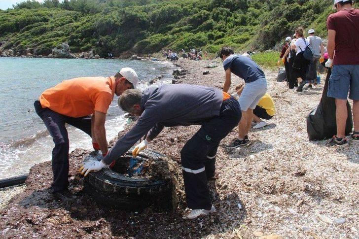 Milli Parkı Çöplerden Temizlediler G5