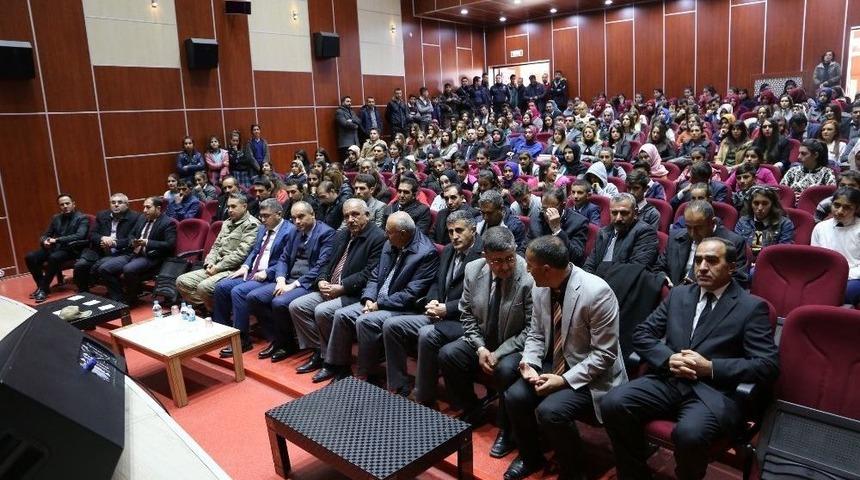 Varto&rsquo;da 24 Kasım &Ouml;ğretmenler G&uuml;n&uuml;