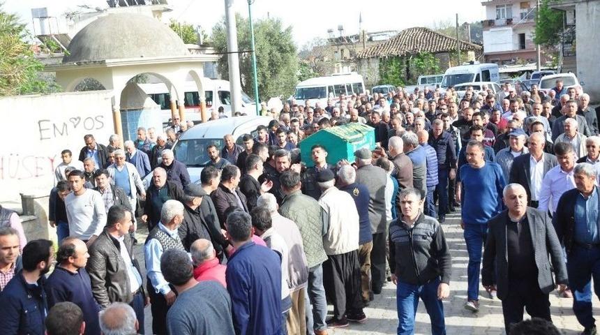 İzinsiz Kazıda &Ouml;len Kişi Toprağa Verildi