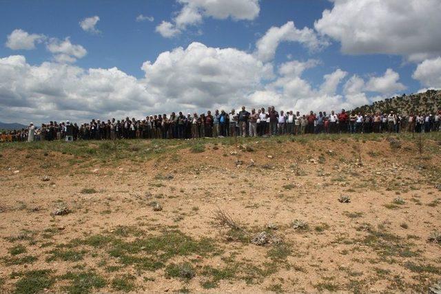 Derbent’te Çiftçi Yağmur Duasına Çıktı