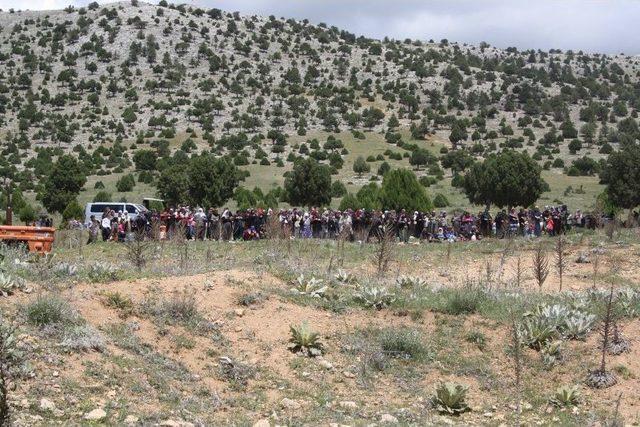 Derbent’te Çiftçi Yağmur Duasına Çıktı