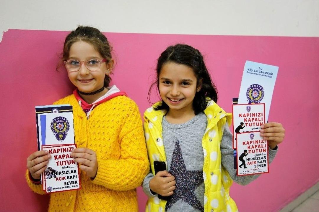 Mahallelerde Huzur Toplantıları S&uuml;r&uuml;yor